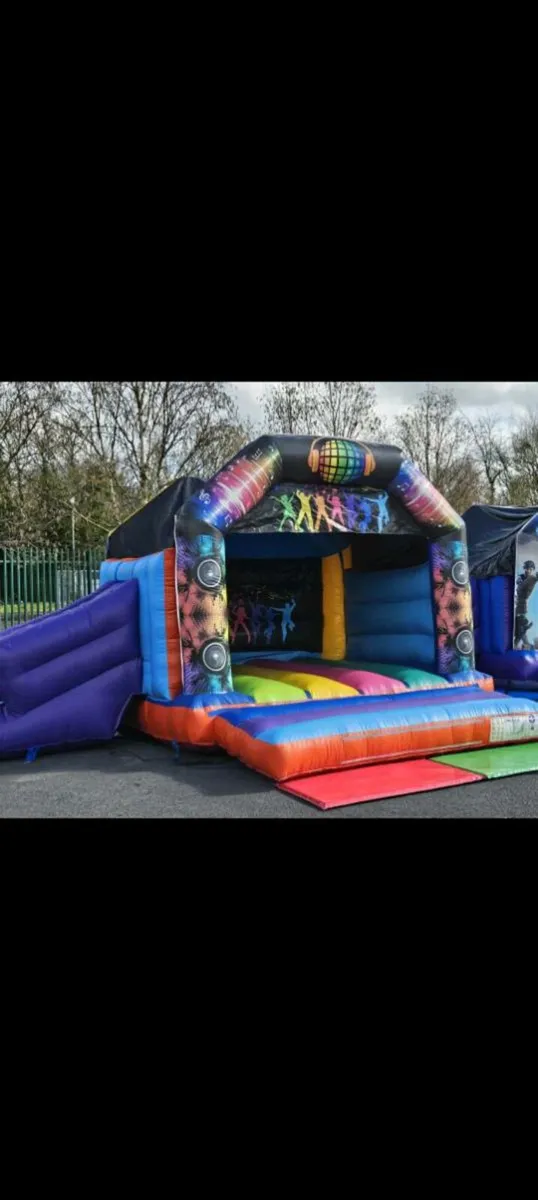 Bouncy castle - Image 1