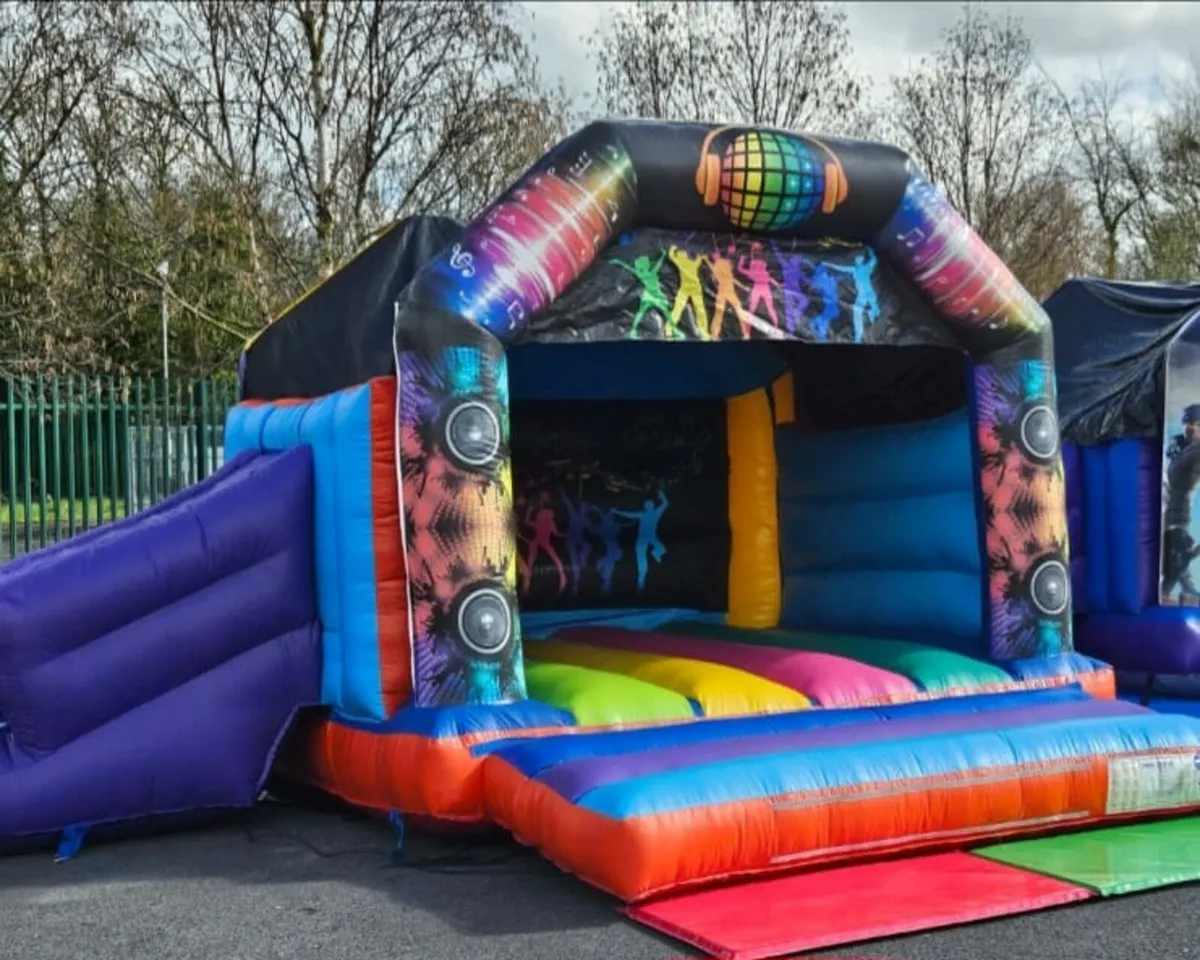Bouncy castle - Image 3