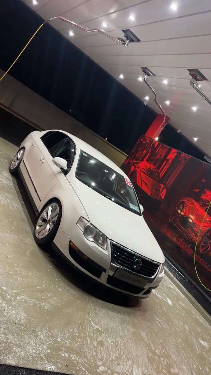 White Volkswagen B6 Passat - Image 1