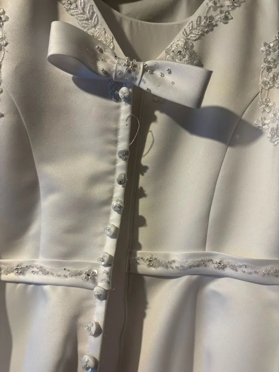 Beautiful First Holy Communion Dress Age 10 Pristine Condition (Dry-Cleaned) - Image 2