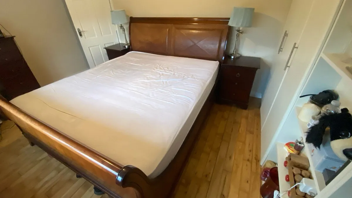 Sleigh Bed - Image 4