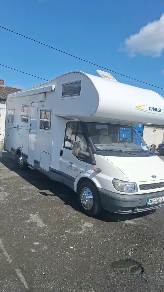 6 berth motorhome - Image 4