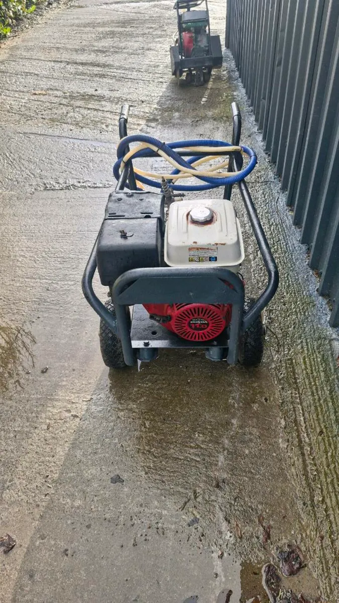 Power washer - Image 1