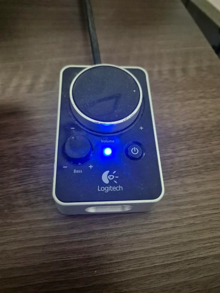 Logitech z4 speakers - Image 3