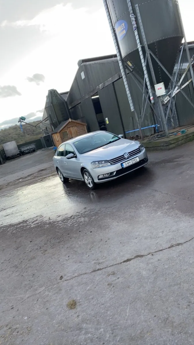 Volkswagen Passat - Image 1