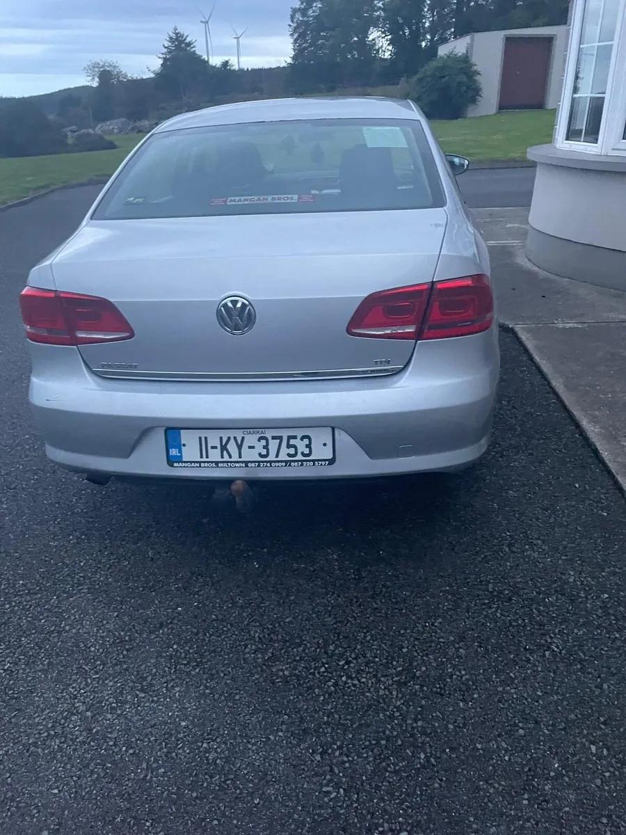 Volkswagen Passat - Image 2