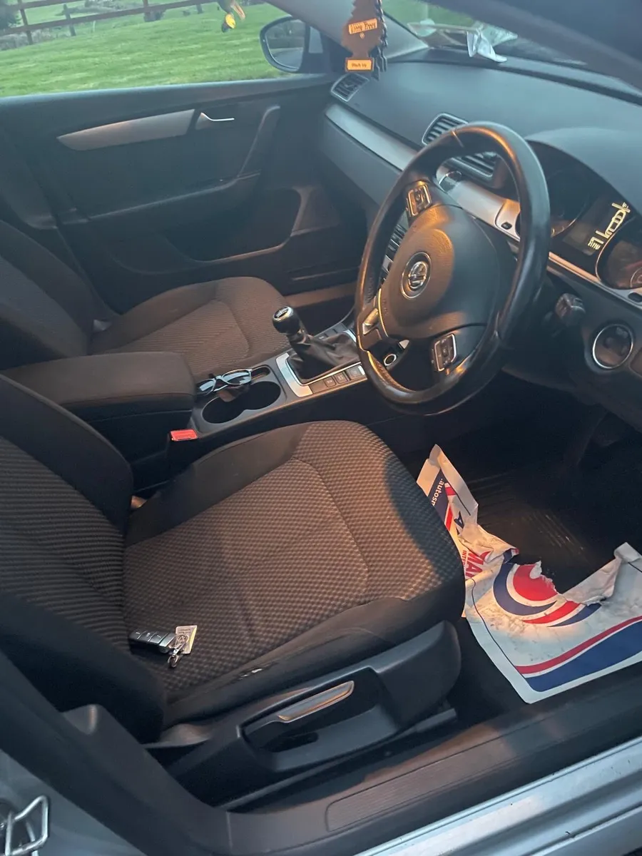 Volkswagen Passat - Image 3