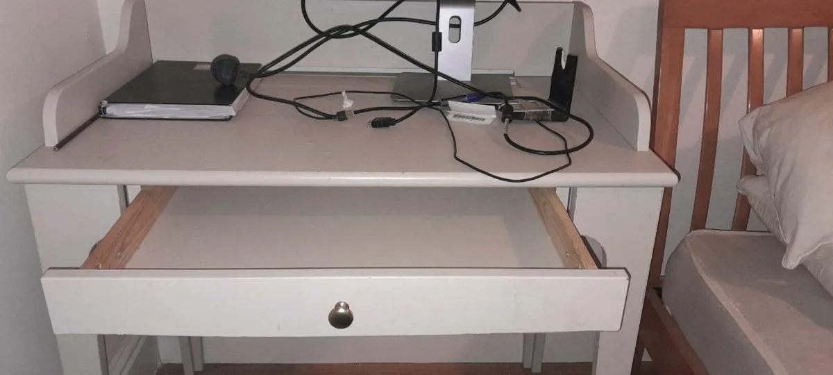 Desk with matching chair - Image 2