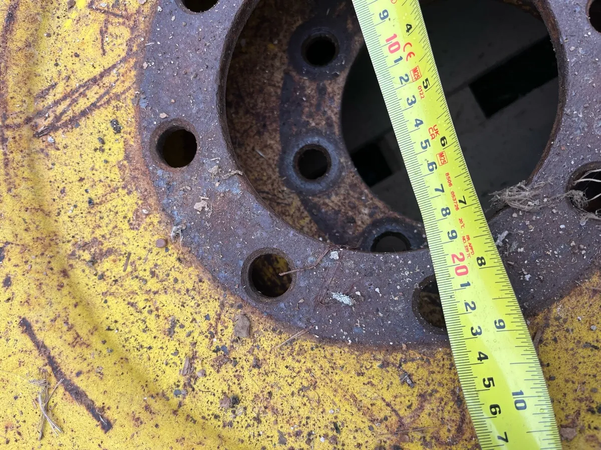 230/95r48 row crops also dual wheel bands - Image 2