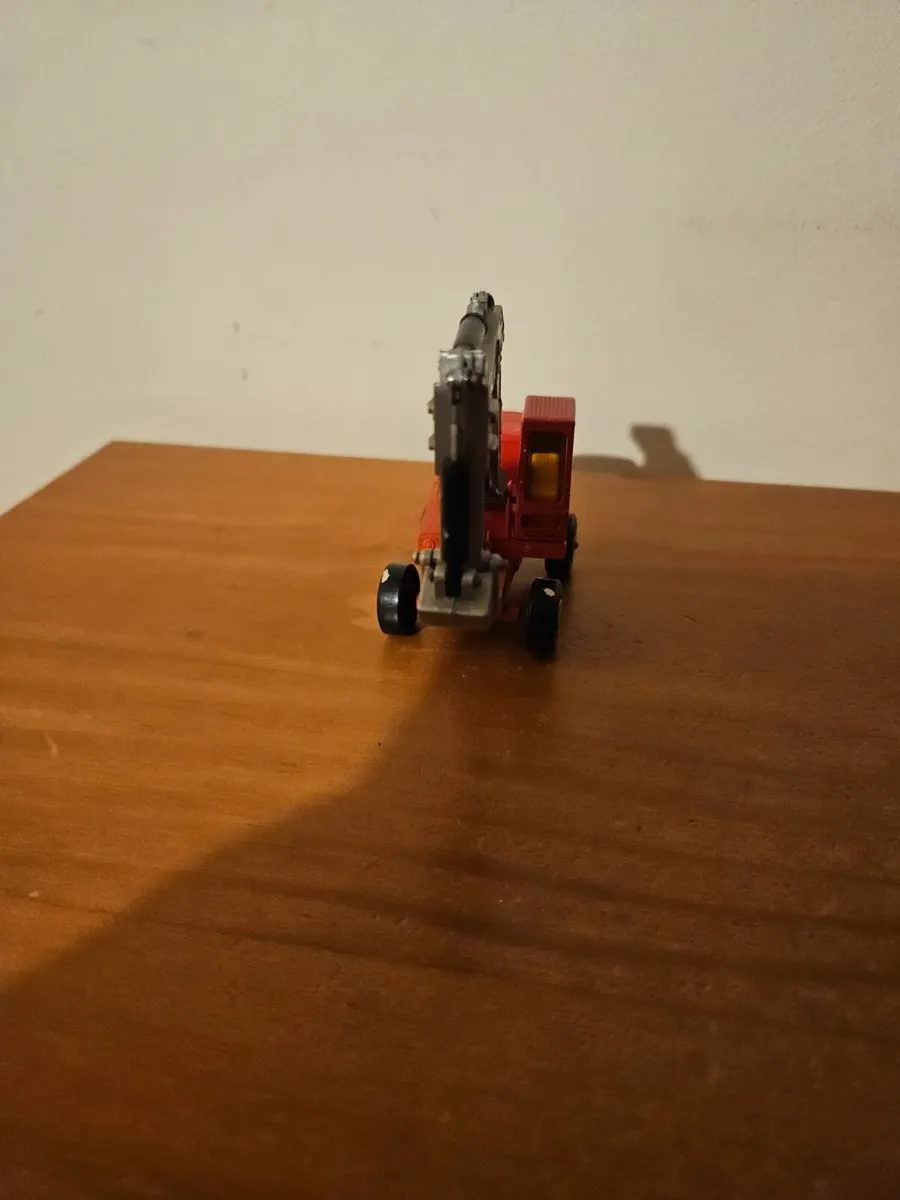 Matchbox Superkings Excavator - Image 2