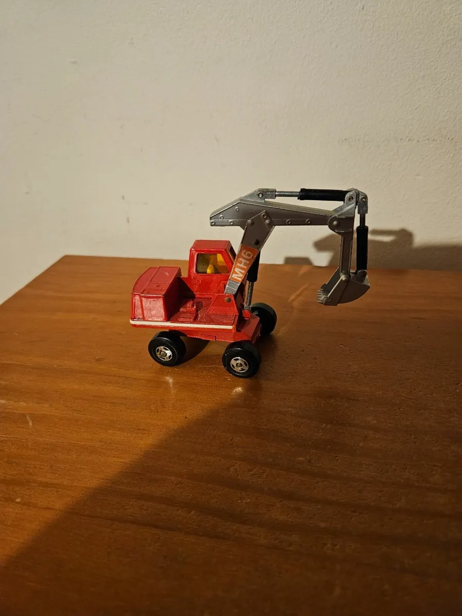 Matchbox Superkings Excavator - Image 3