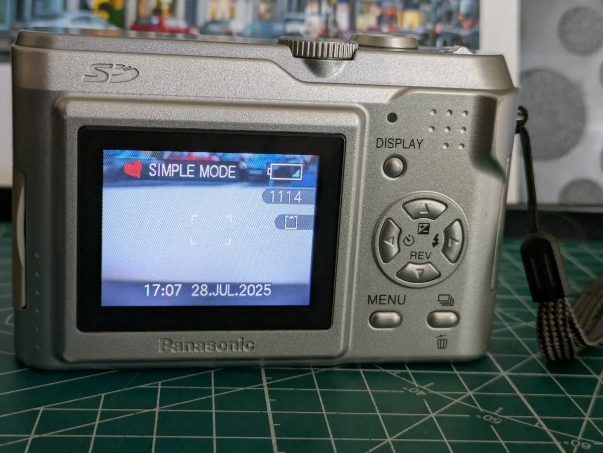 Panasonic Lumix LZ1 CCD🌈 compact camera - Image 4