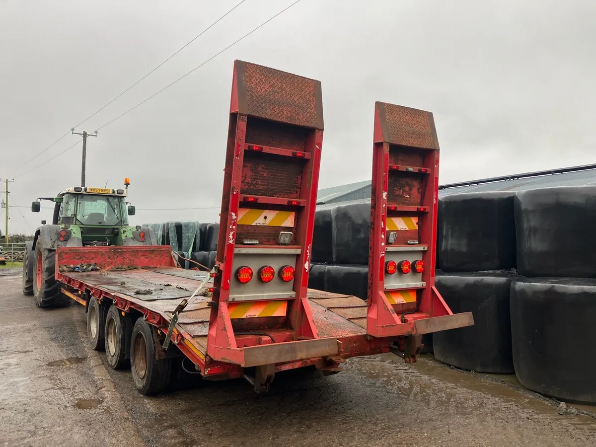 26ft low loader - Image 1
