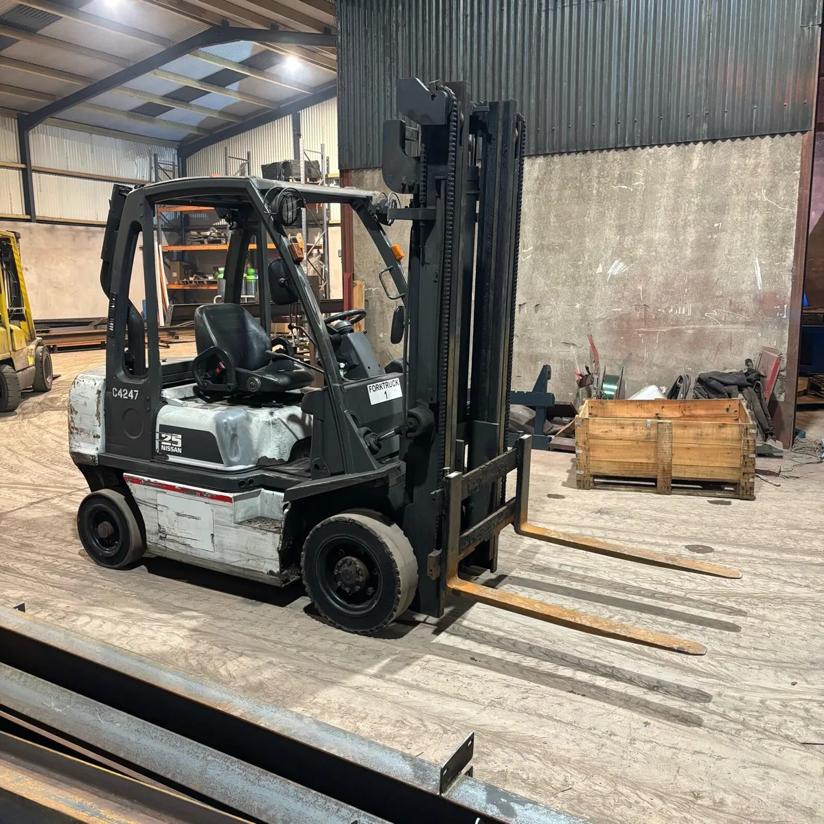 Nissan 2.5ton Forklift - Image 4