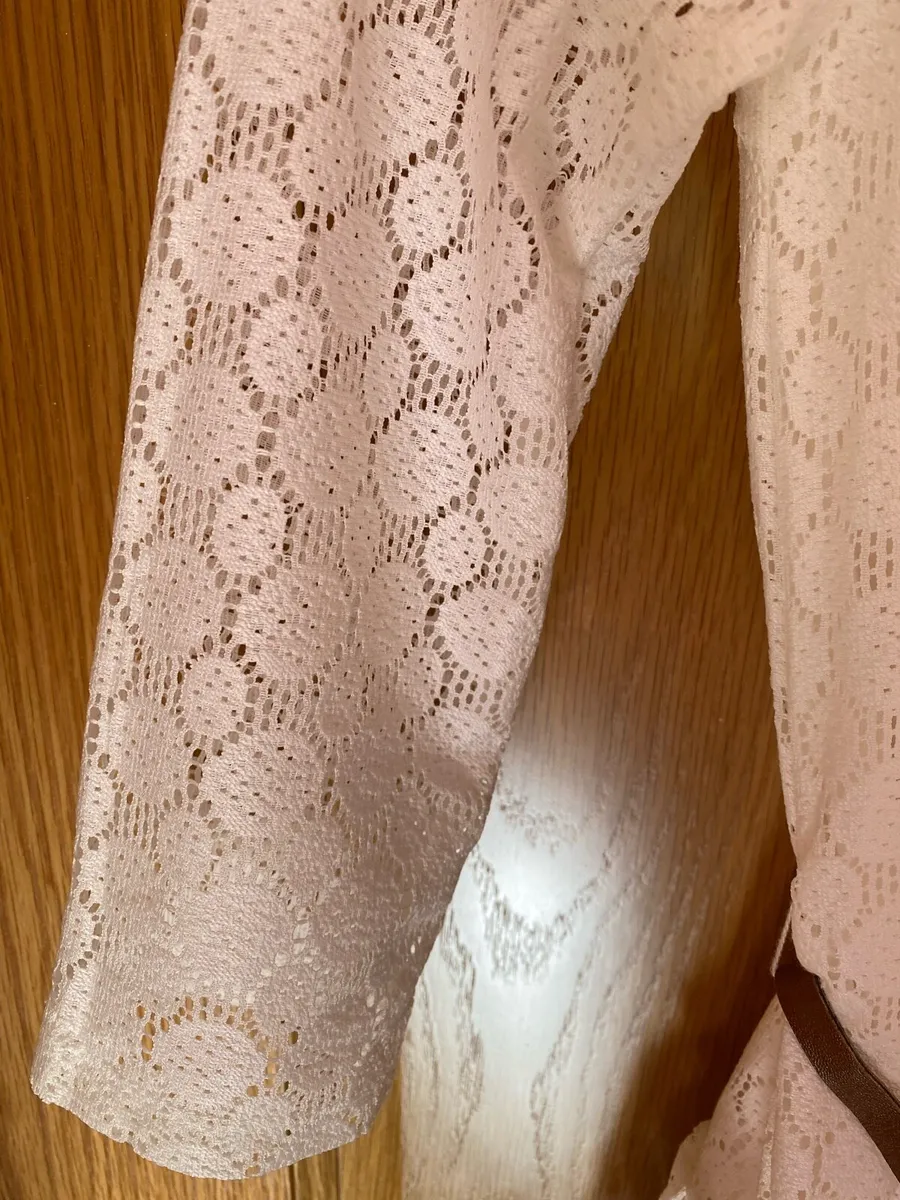 Brand New Girls Cream Lace Elegant Dress with Belt - Image 3