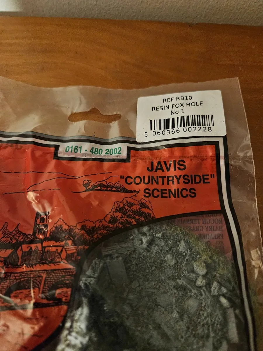 Hornby Javis Resin Foxhole - Image 2