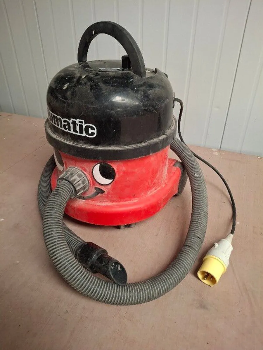 Henry hoover 110Volt + bags - Image 1