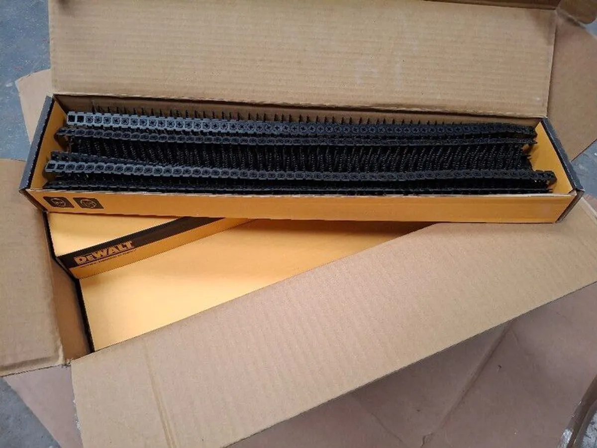 Dewalt collated drywall screws 3.5 x 35mm - Image 1