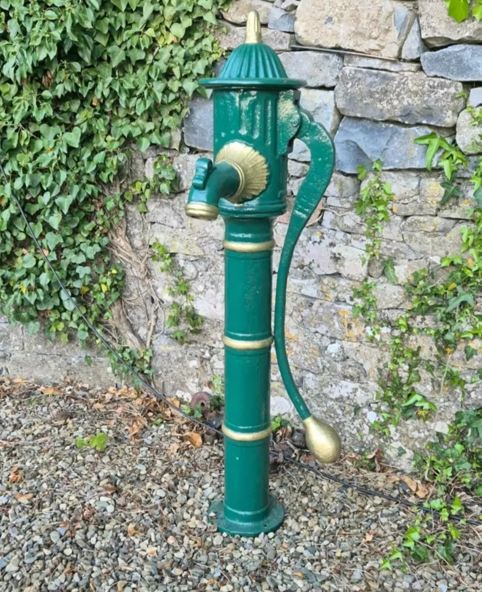 Water fountain - Image 1
