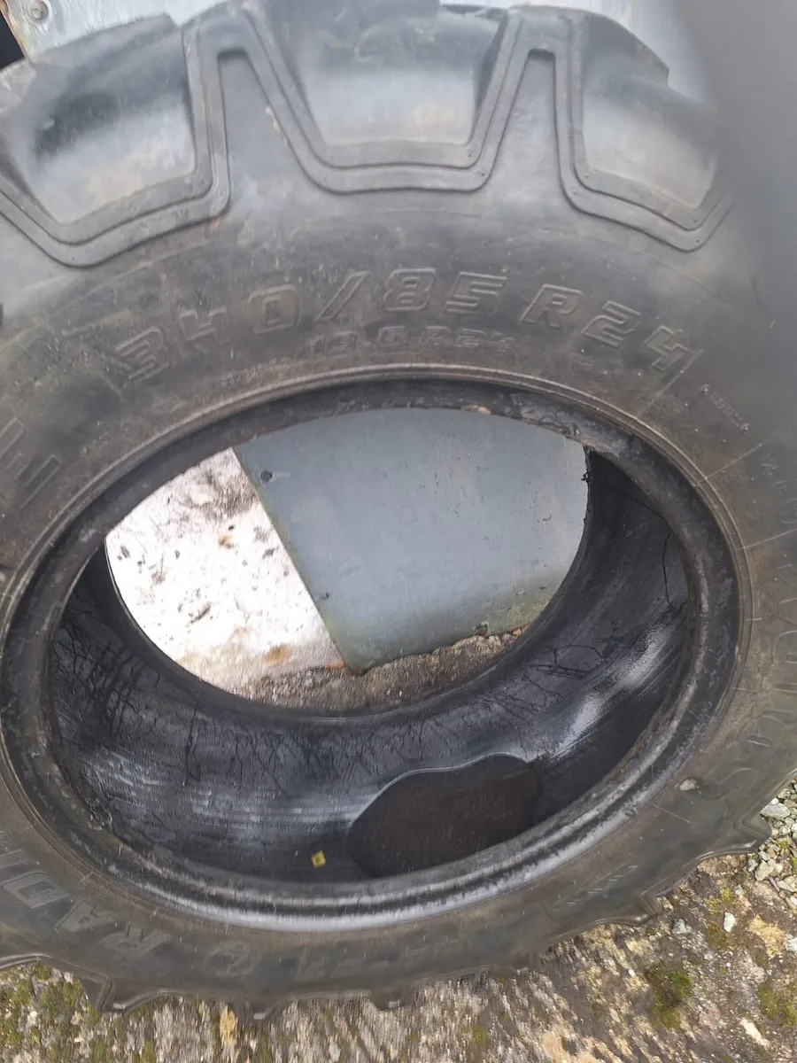 Tractor tyres - Image 1