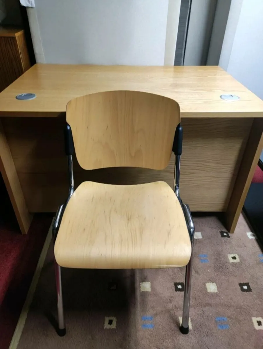 Solid oak executive office desk & chair 🚚 - Image 1