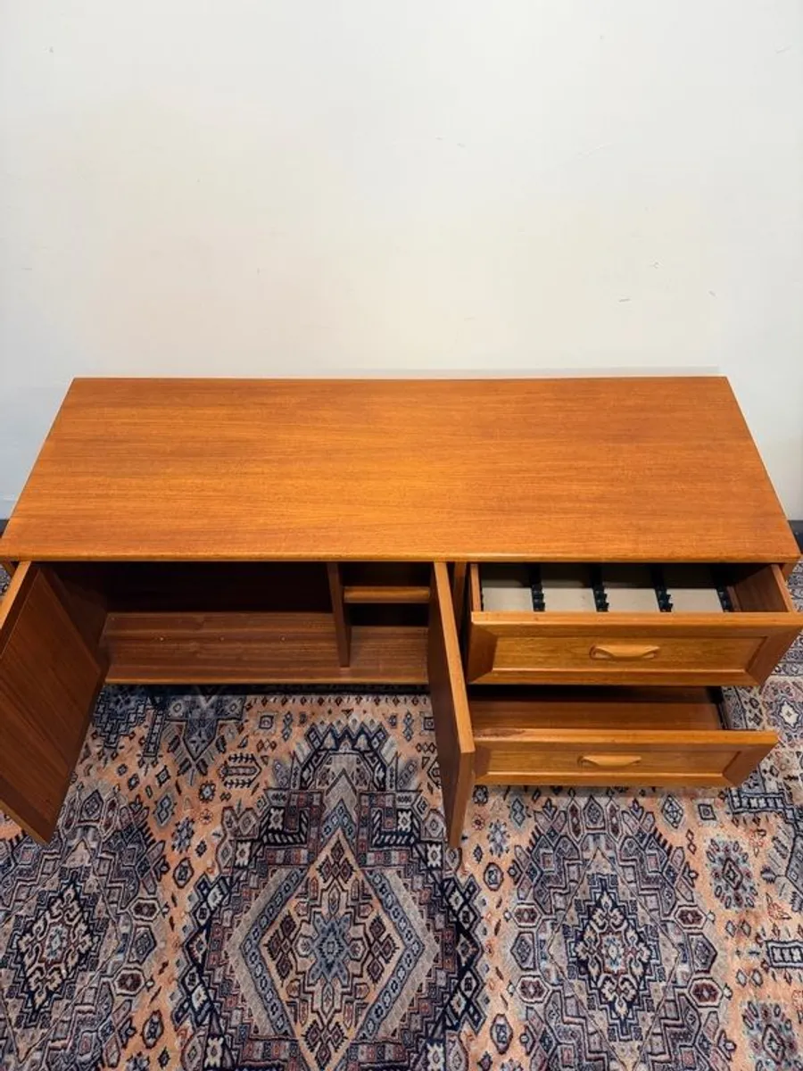 Mid Century G Plan Fresco Teak Media Unit. - Image 2
