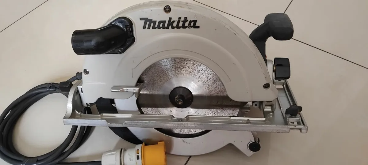Makita 5903R 235mm Circular Saw 110v - Image 1