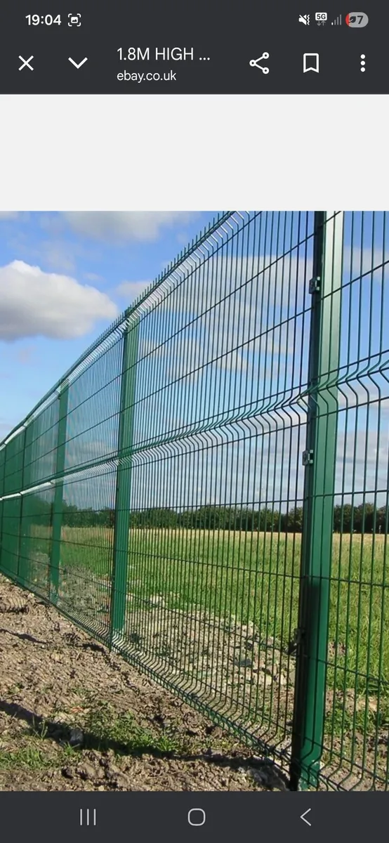 V mesh  fence - Image 1