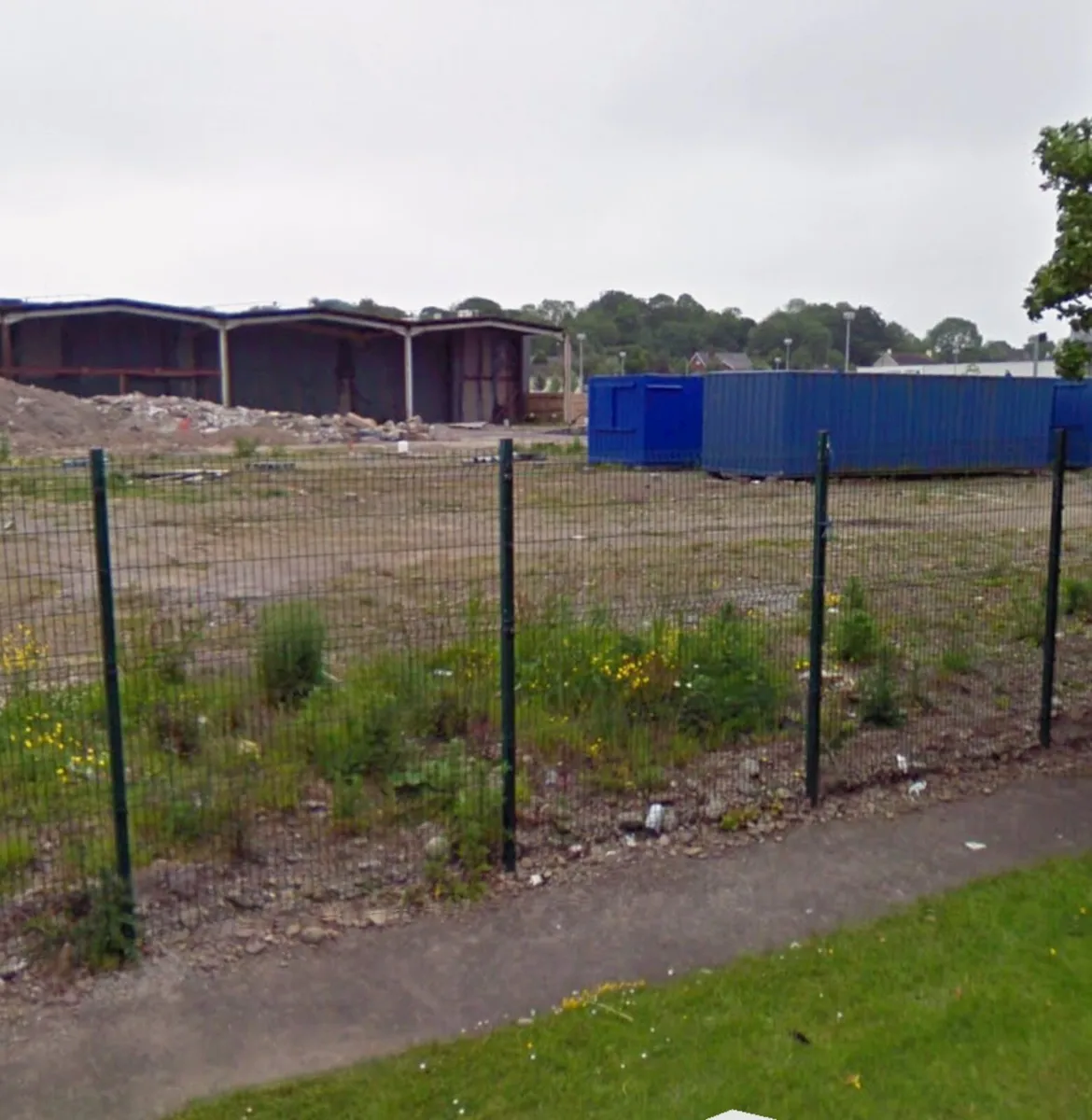 V mesh  fence - Image 2