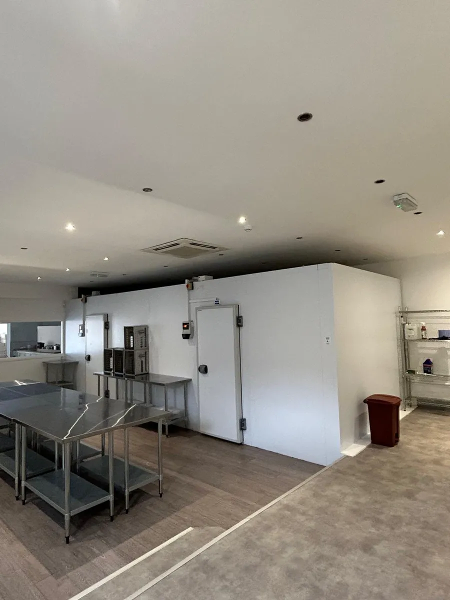 Catering equipment - Image 1