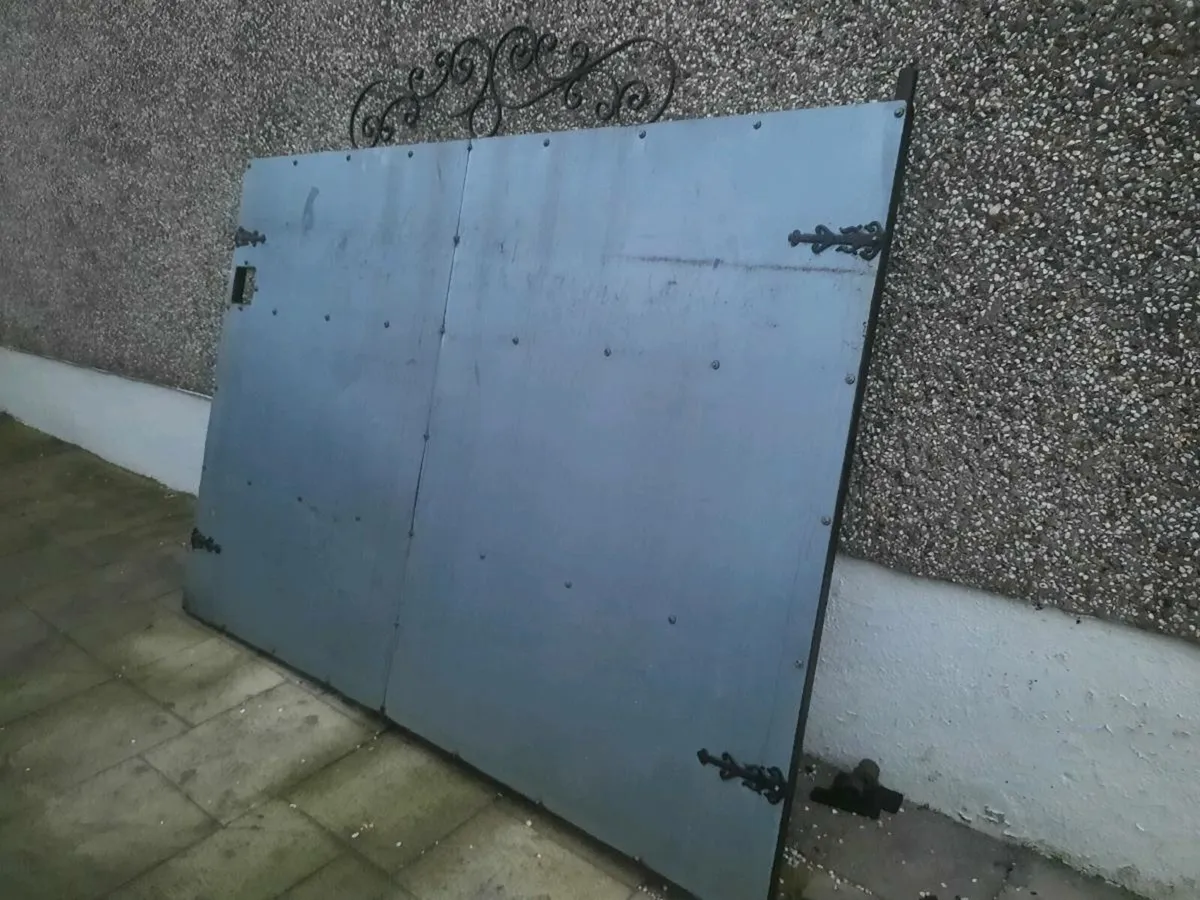 Steel gate - Image 2