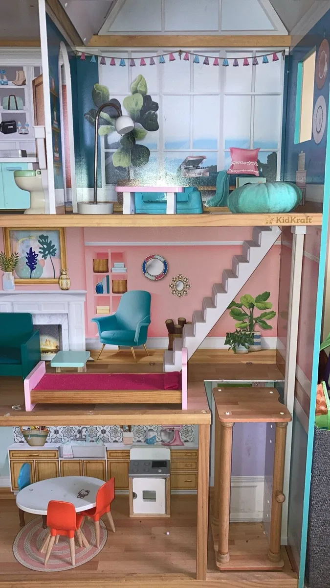 Dolls house - Image 2