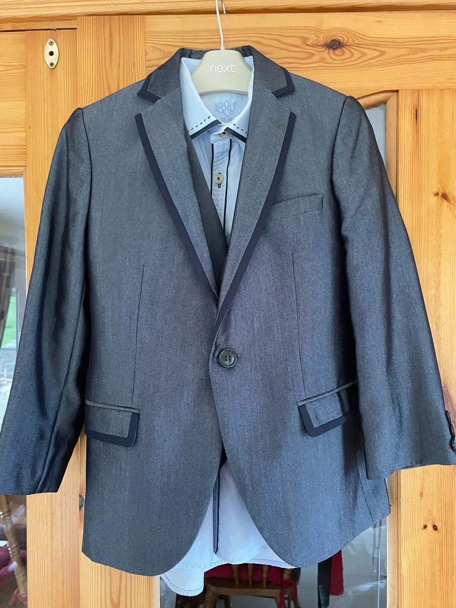 Boys 3 piece suit - Image 1