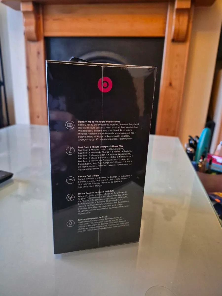 Beats SOLO 3 Headphones - Image 4