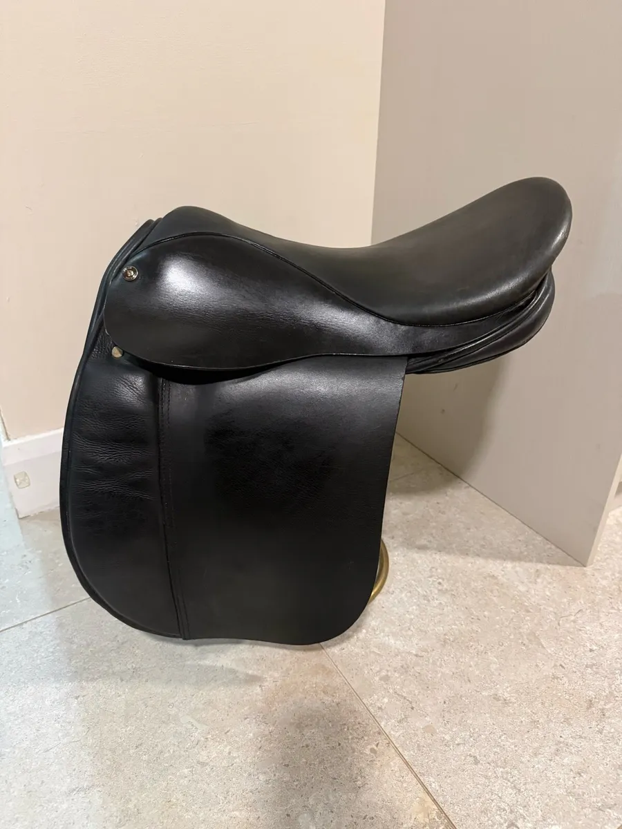 Quality saddles - Image 1