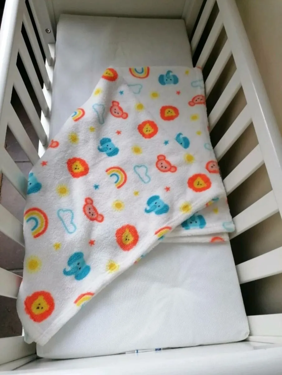 Baby Swinging Crib - Image 4