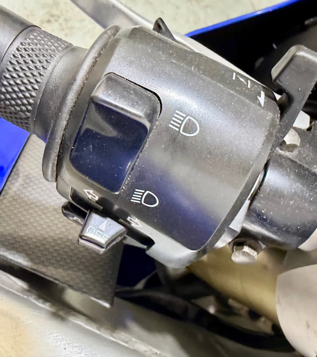 YAMAHA R1 1998 4XV - Image 3