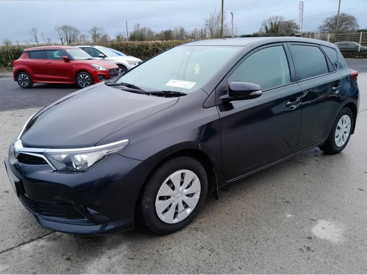 Toyota Auris 1.4 D-4D TERRA 4DR *VAN*NO VAT* - Image 3