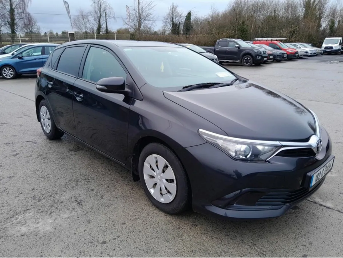 Toyota Auris 1.4 D-4D TERRA 4DR *VAN*NO VAT* - Image 4
