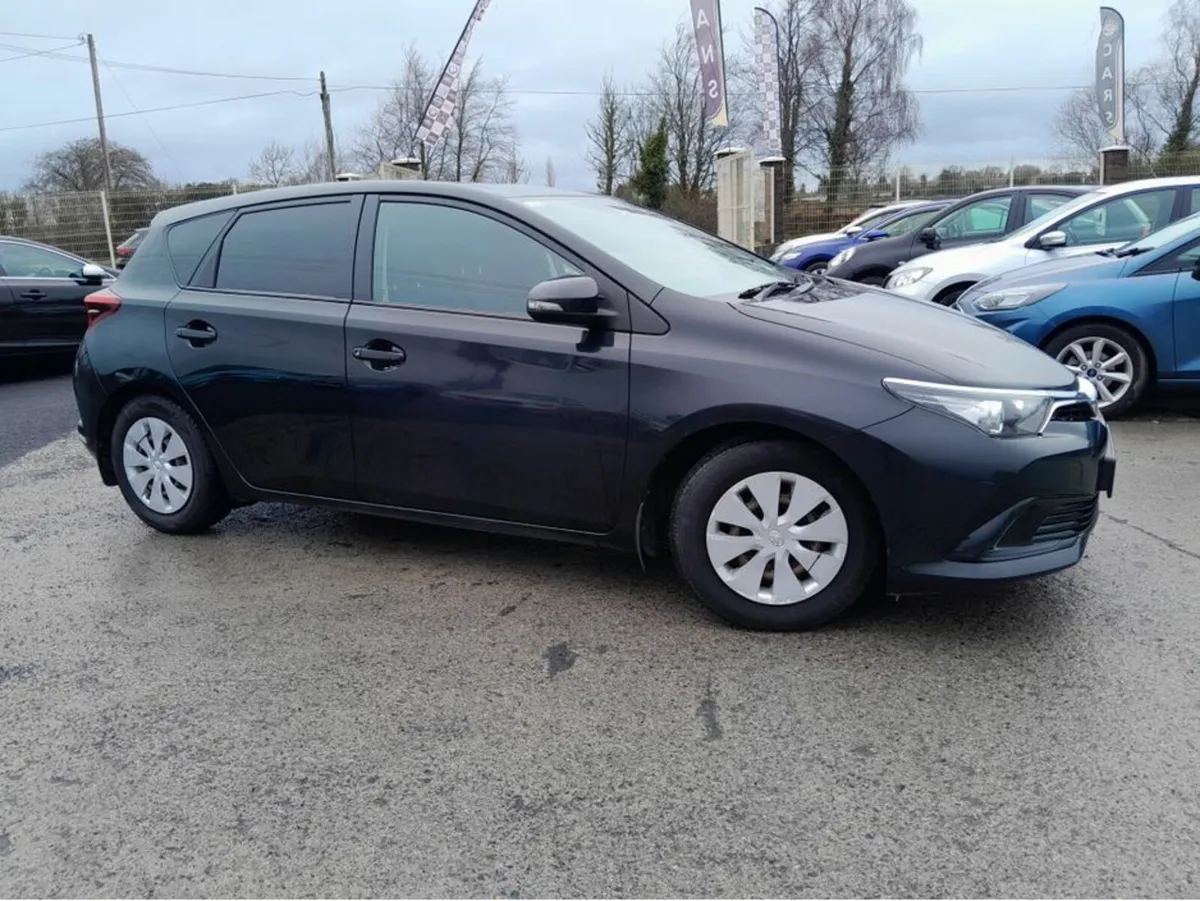 Toyota Auris 1.4 D-4D TERRA 4DR *VAN*NO VAT* - Image 1