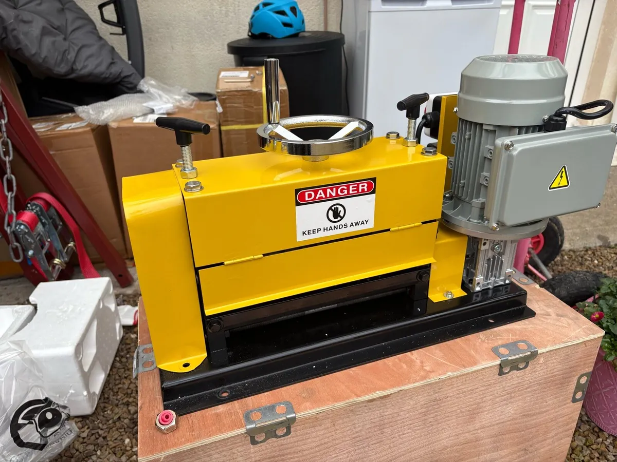 Wire Stripping Machine 1.5-40MM 370W 220v 3 pin🔌 - Image 2