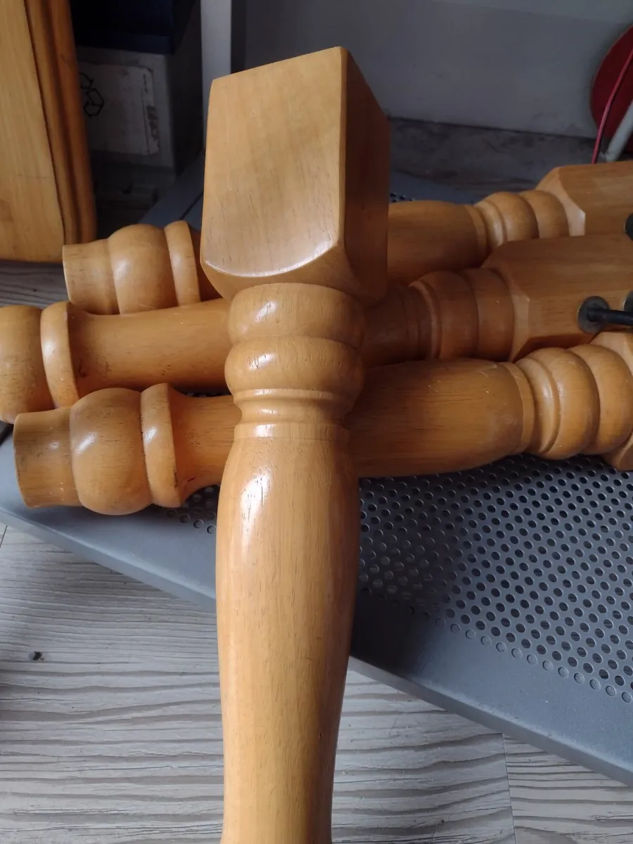 Heavy solid Oak coffee table/table top - Image 3