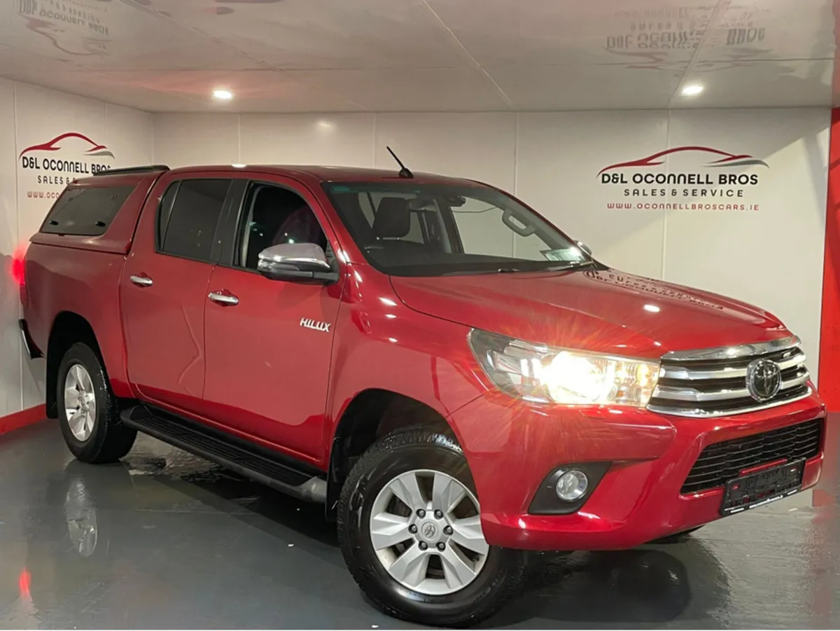 Toyota Hilux DOUBLE CAB SR5 4DR DREW - Image 1
