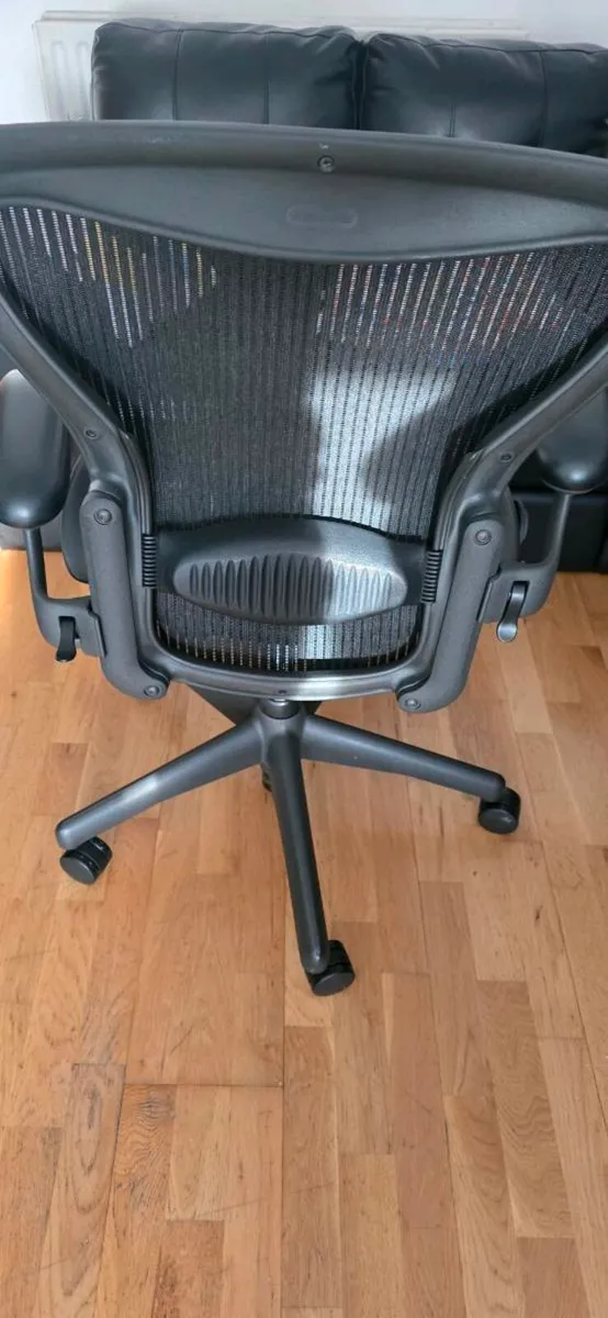 Herman Miller - Image 3