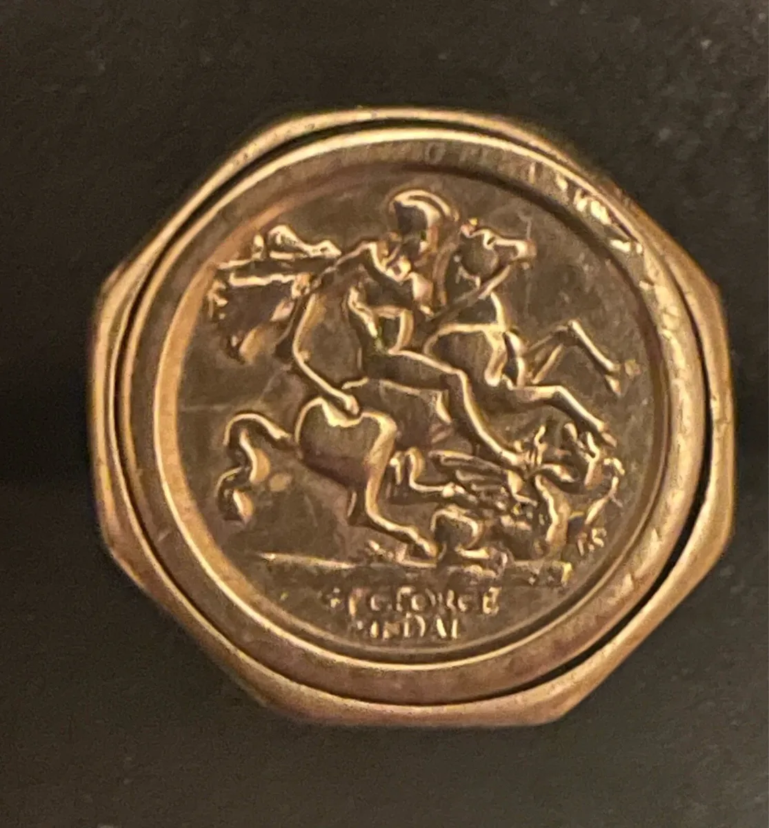 St George Medal Ring– 3.86g - Image 1
