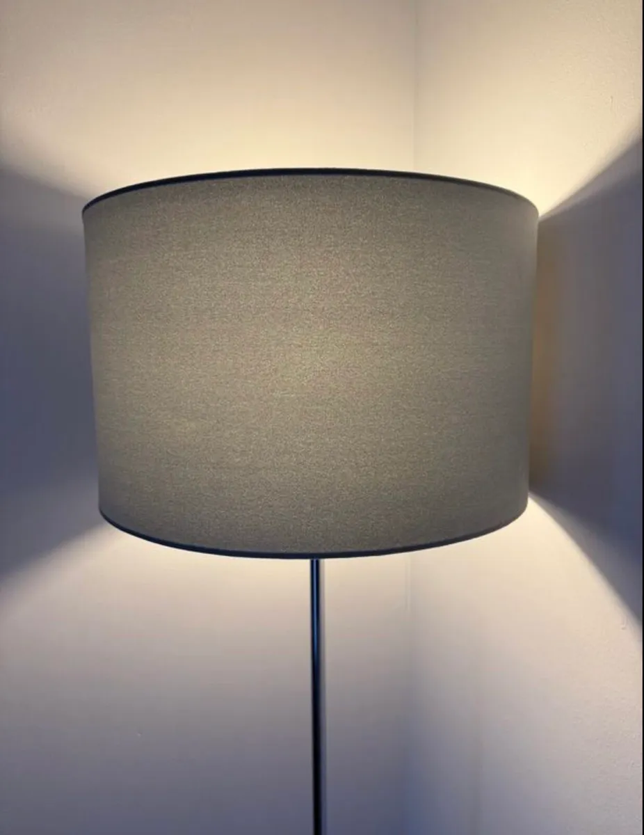 Grey velvet floor lamp, mint condition, like new - Image 3