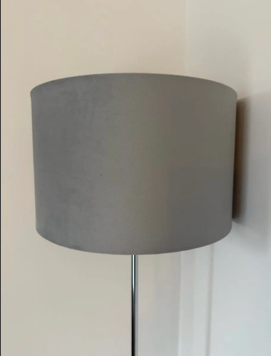 Grey velvet floor lamp, mint condition, like new - Image 4