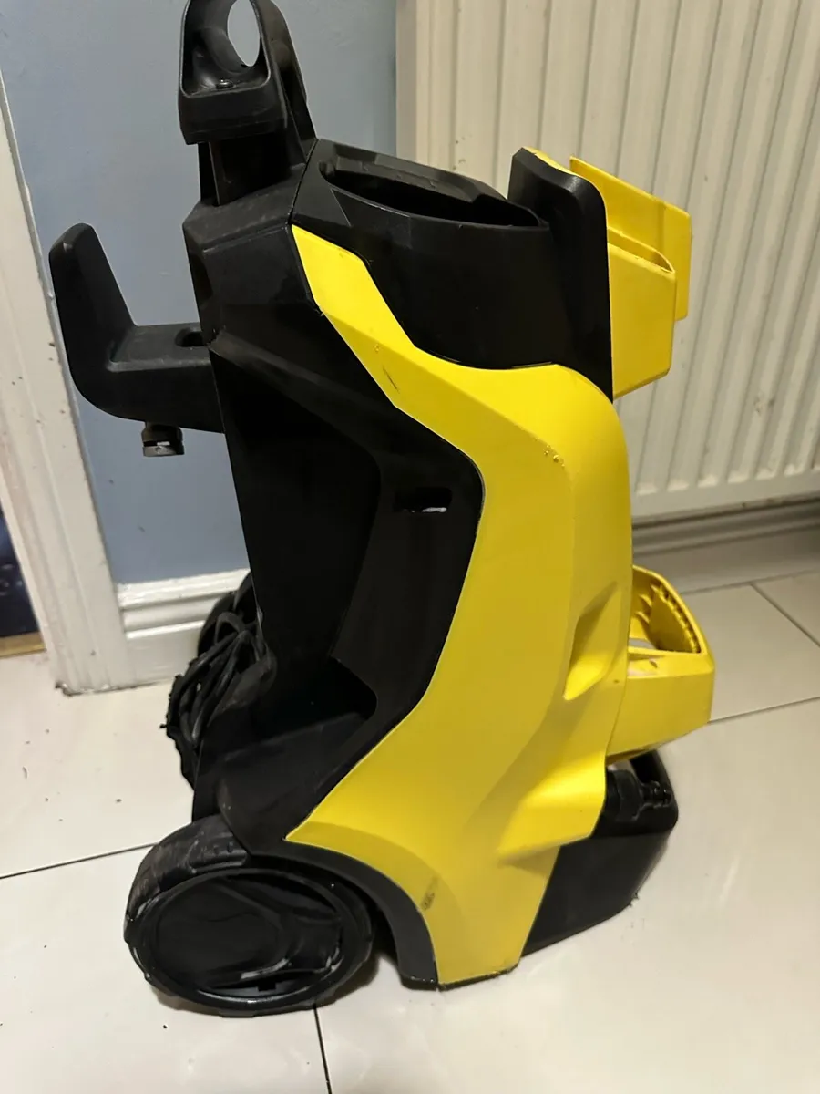 Karcher k4 with accessories - Image 2