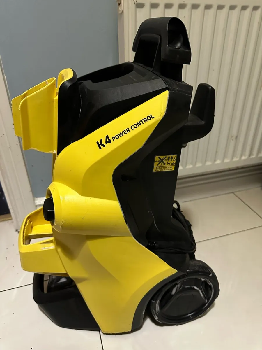 Karcher k4 with accessories - Image 4