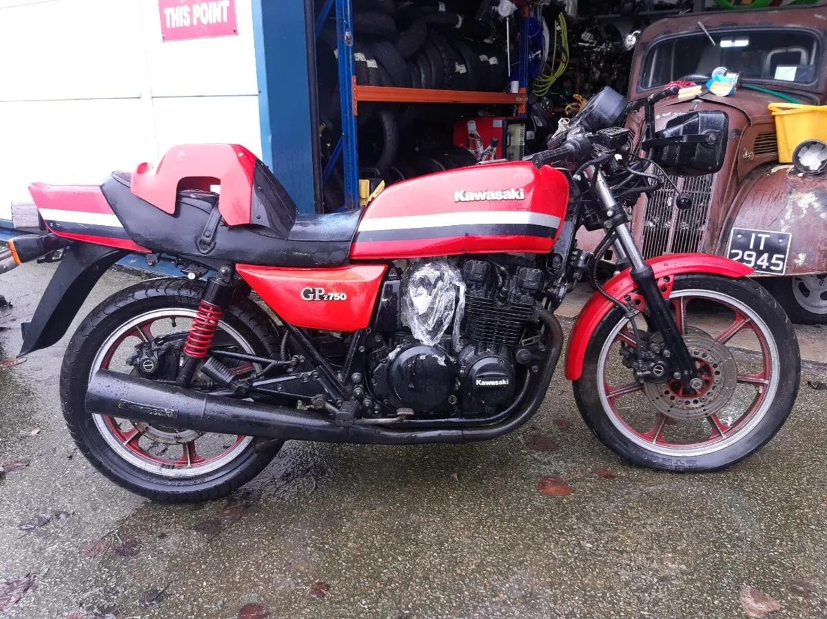KAWASAKI GPZ 750 COMPLETE RESTORATION PROJECT - Image 1